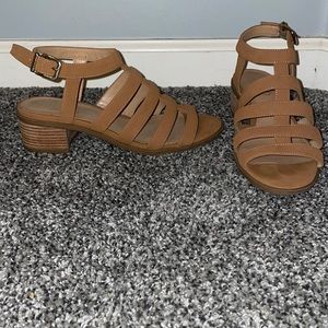BRAND NEW tan leather sandals!